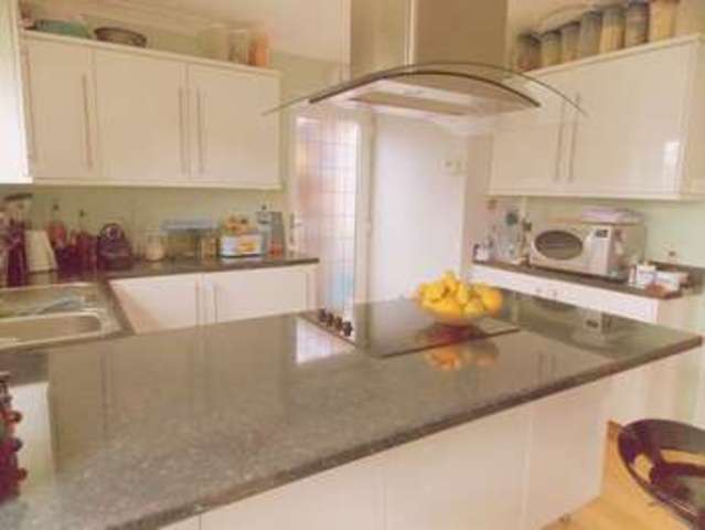 Image of 4 bedroom Semi-Detached house to rent in Epsom Close Northolt UB5 at Epsom Close  Northolt, UB5 4BH