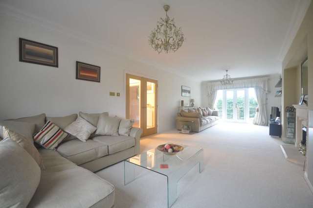  Image of 5 bedroom Detached house to rent in Ermyn Way Leatherhead KT22 at Ermyn Way  Leatherhead, KT22 8TW