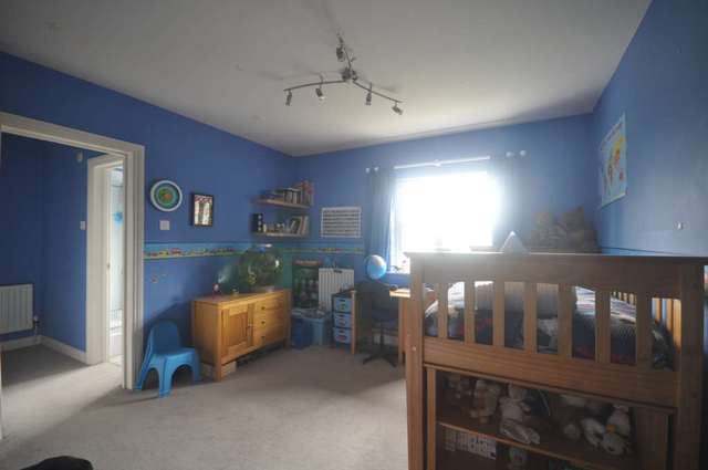  Image of 5 bedroom Detached house to rent in Ermyn Way Leatherhead KT22 at Ermyn Way  Leatherhead, KT22 8TW