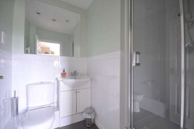  Image of 5 bedroom Detached house to rent in Ermyn Way Leatherhead KT22 at Ermyn Way  Leatherhead, KT22 8TW