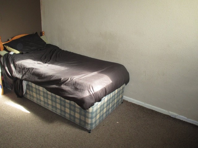  Image of 3 bedroom Terraced house for sale in Ernest Road Portsmouth PO1 at Ernest Road Buckland Portsmouth, PO1 5RF