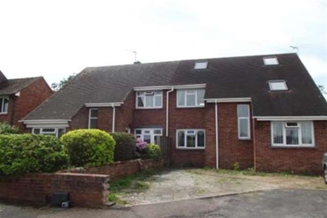  Image of 4 bedroom Detached house to rent in Exeter Road Topsham Exeter EX3 at Exeter, EX3 0LX