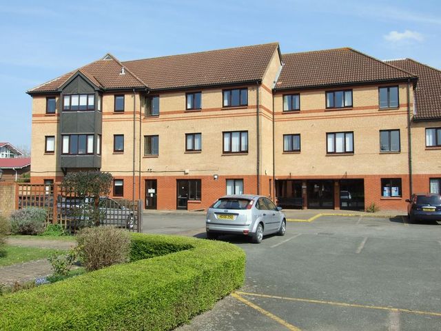  Image of 1 bedroom Retirement Property for sale in Fairacres Road Didcot OX11 at Fairacres Road Didcot Didcot, OX11 8QZ
