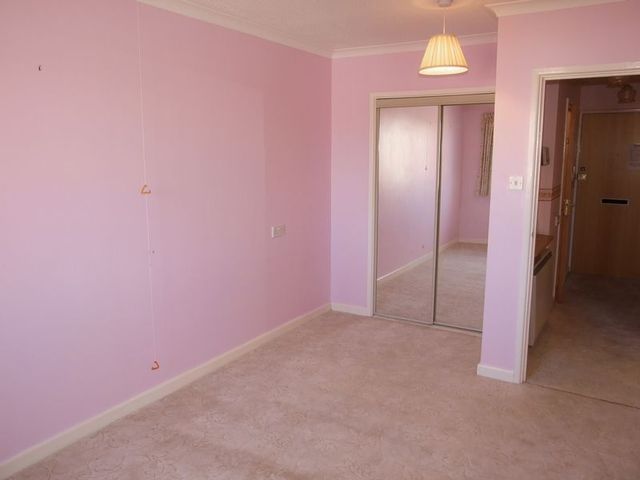  Image of 1 bedroom Retirement Property for sale in Fairacres Road Didcot OX11 at Fairacres Road Didcot Didcot, OX11 8QZ