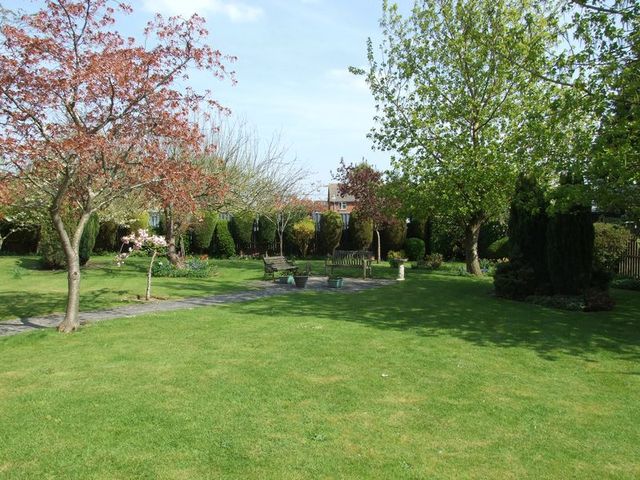  Image of 1 bedroom Retirement Property for sale in Fairacres Road Didcot OX11 at Fairacres Road Didcot Didcot, OX11 8QZ