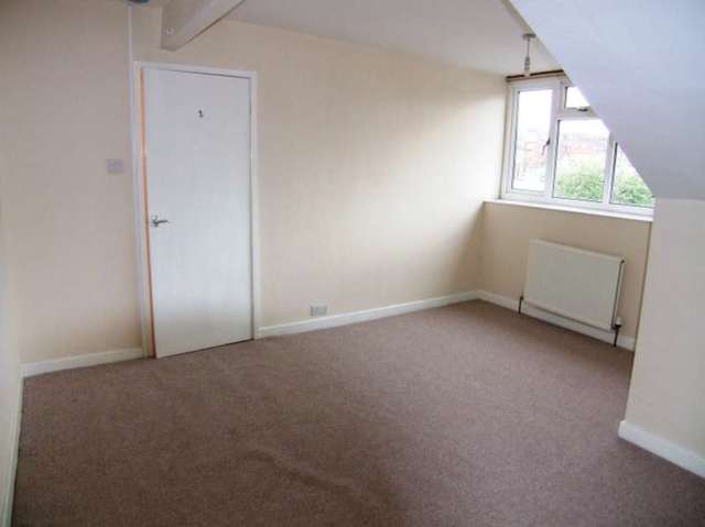  Image of 2 bedroom Terraced house to rent in Fairford Terrace Leeds LS11 at Beeston Leeds West Yorkshire, LS11 5EN