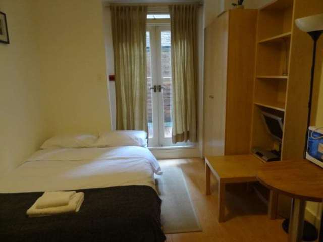  Image of Flat to rent in Fairholme Road London W14 at Fairholme Road West Kensington London, W14 9JZ