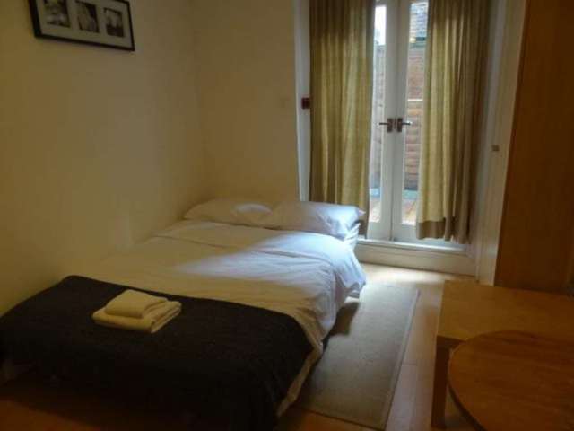  Image of Flat to rent in Fairholme Road London W14 at Fairholme Road West Kensington London, W14 9JZ