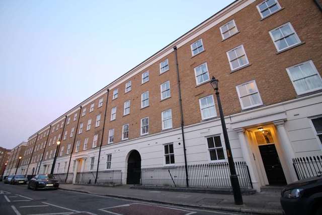  Image of 2 bedroom Apartment to rent in Falmouth Road London SE1 at Bentham House Falmouth Road London, SE1 4JY