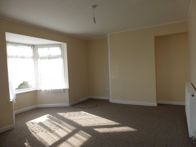  Image of 2 bedroom End of Terrace to rent in Fanshawe Road Acocks Green Birmingham B27 at FANSHAWE ROAD  ACOCKS GREEN, BIRMINGHAM, B27 7BX