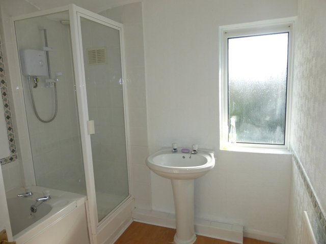  Image of 2 bedroom End of Terrace to rent in Fanshawe Road Acocks Green Birmingham B27 at FANSHAWE ROAD  ACOCKS GREEN, BIRMINGHAM, B27 7BX