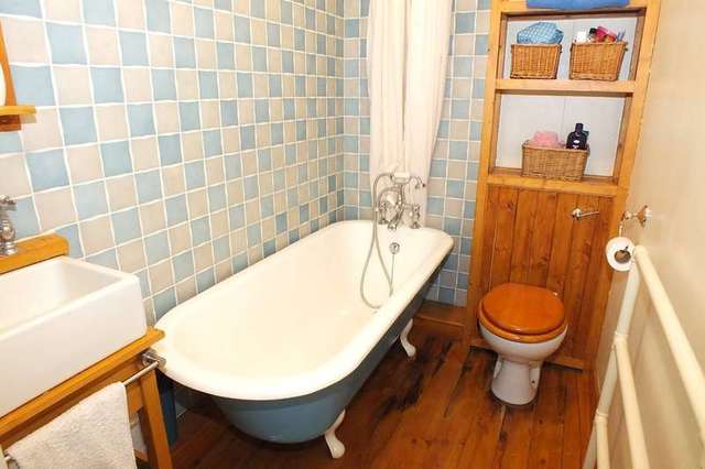  Image of 1 bedroom Ground Flat for sale in White Hart Walk Faringdon SN7 at Faringdon Faringdon, SN7 7JR