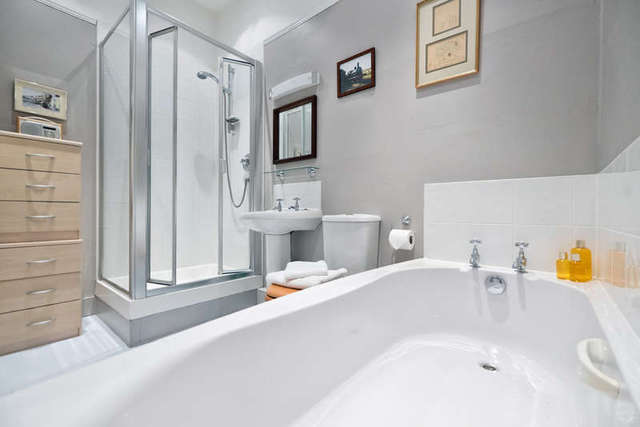  Image of 4 bedroom Terraced house for sale in Coach Lane Faringdon SN7 at Faringdon Oxfordshire, SN7 8AB