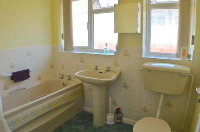  Image of 2 bedroom Bungalow for sale in Farmlands Way Polegate BN26 at Farmlands Way  Polegate, BN26 5LR
