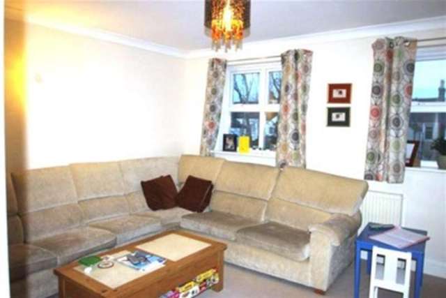  Image of 4 bedroom Detached house to rent in Fashoda Road Bromley BR2 at Bromley, BR2 9RF