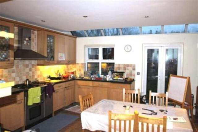  Image of 4 bedroom Detached house to rent in Fashoda Road Bromley BR2 at Bromley, BR2 9RF