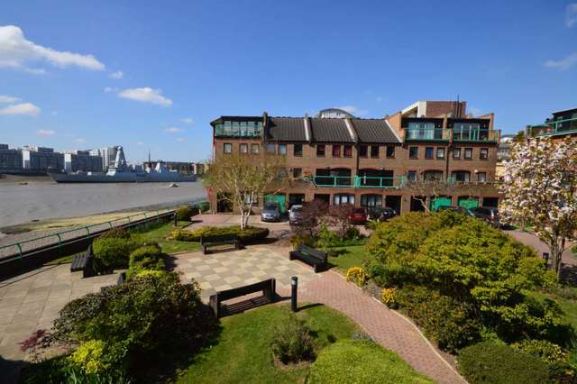  Image of 1 bedroom Apartment to rent in Felstead Gardens London E14 at Felstead Garden Canary Wharf London, E14 3BS