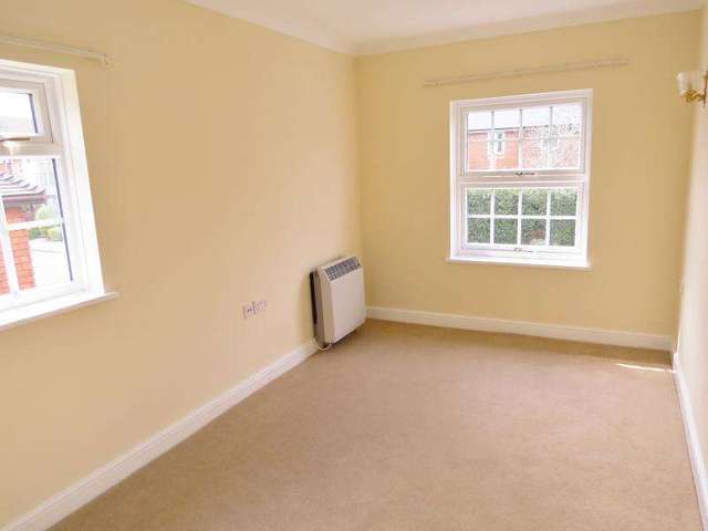  Image of 1 bedroom Flat for sale in Fernhill Lane New Milton BH25 at Fernhill Lane  NEW MILTON, BH25 5ST