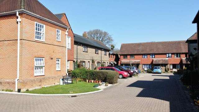  Image of 1 bedroom Flat for sale in Fernhill Lane New Milton BH25 at Fernhill Lane  NEW MILTON, BH25 5ST