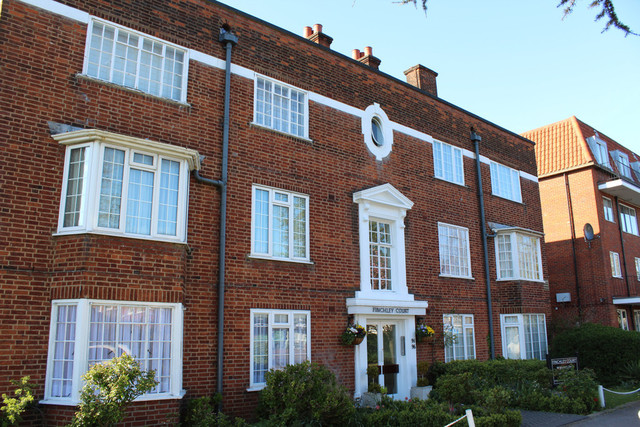  Image of 2 bedroom Apartment to rent in Ballards Lane London N3 at Ballards Lane Finchley West Finchley, N3 1NJ