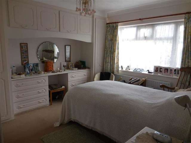  Image of 2 bedroom Detached house for sale in Findon Road Findon Valley Worthing BN14 at Findon Valley West Sussex Worthing, BN14 0HB