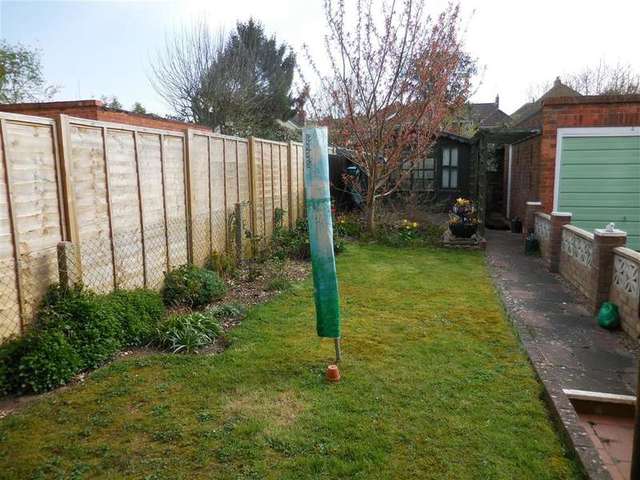  Image of 2 bedroom Detached house for sale in Findon Road Findon Valley Worthing BN14 at Findon Valley West Sussex Worthing, BN14 0HB