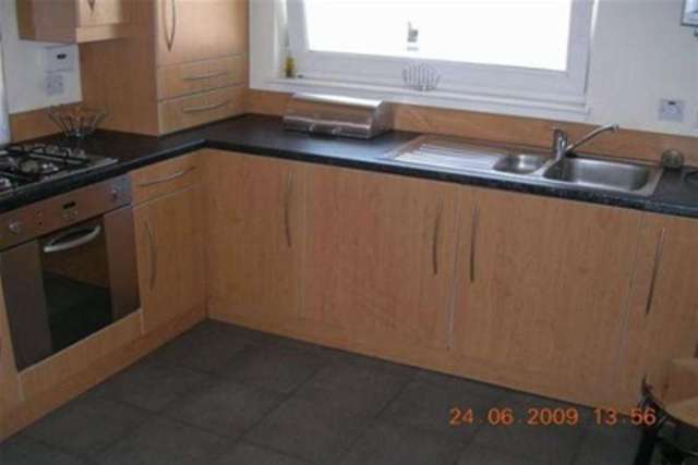  Image of 2 bedroom Flat to rent in Finlay Drive Dennistoun Glasgow G31 at Glasgow, G31 2LP