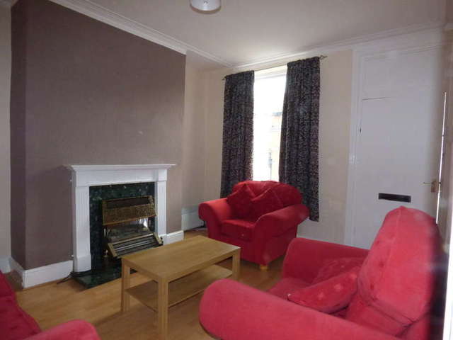  Image of 2 bedroom Terraced house to rent in Firth Mount Beeston Leeds LS11 at Beeston Leeds West Yorkshire, LS11 7HP