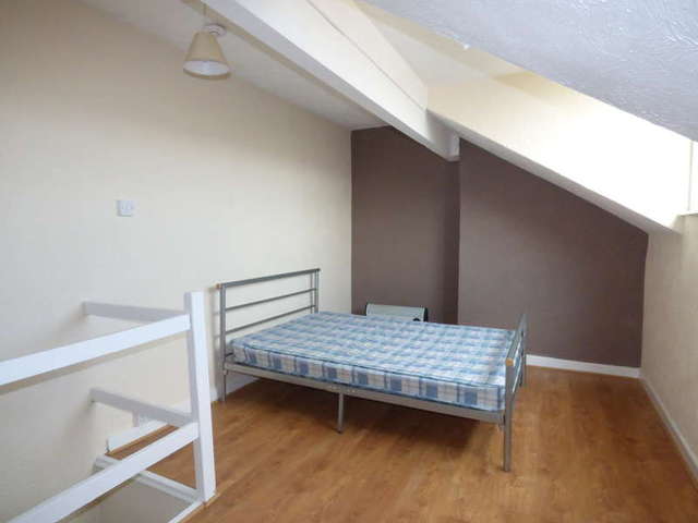  Image of 2 bedroom Terraced house to rent in Firth Mount Beeston Leeds LS11 at Beeston Leeds West Yorkshire, LS11 7HP