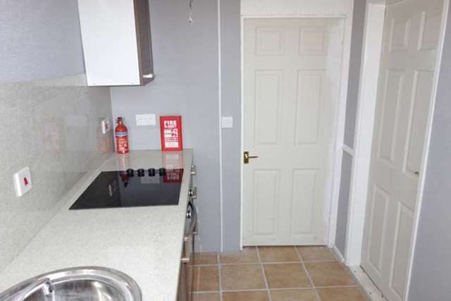  Image of 1 bedroom Studio flat to rent in Rose Terrace Ashton-on-Ribble Preston PR2 at Rose Terrace Ashton on Ribble Preston, PR2 1EB
