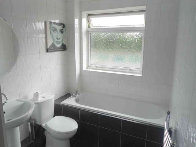 Image of 2 bedroom Flat to rent in Flaxley Road Birmingham B33 at Flaxley Road Stechford Birmingham, B33 9HE