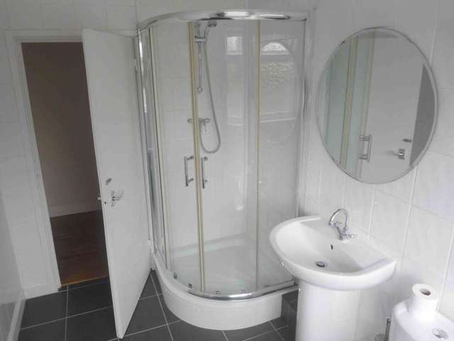  Image of 2 bedroom Flat to rent in Flaxley Road Birmingham B33 at Flaxley Road Stechford Birmingham, B33 9HE