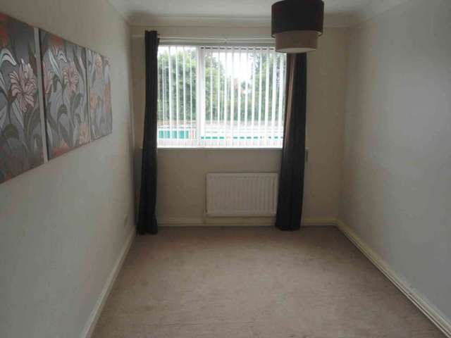  Image of 2 bedroom Flat to rent in Flaxley Road Birmingham B33 at Flaxley Road Stechford Birmingham, B33 9HE