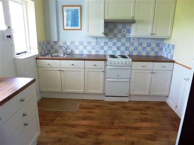  Image of 3 bedroom Bungalow to rent in Killerby Cliff Cayton Bay Scarborough YO11 at Osgodby, YO11 3NR