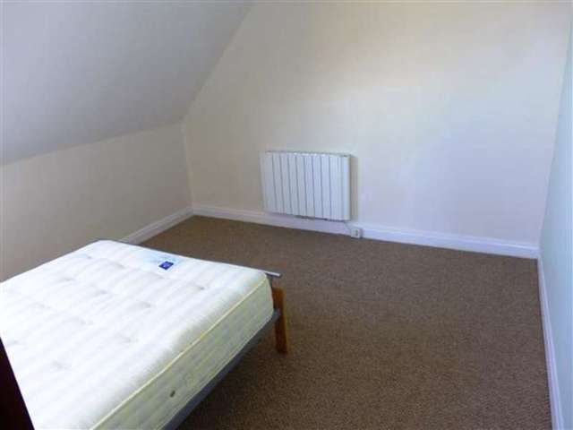  Image of 3 bedroom Bungalow to rent in Killerby Cliff Cayton Bay Scarborough YO11 at Osgodby, YO11 3NR