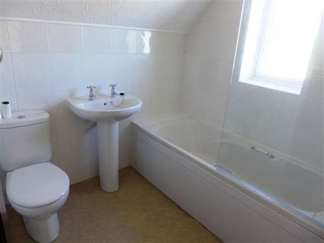  Image of 3 bedroom Bungalow to rent in Killerby Cliff Cayton Bay Scarborough YO11 at Osgodby, YO11 3NR