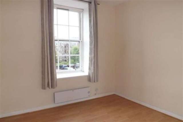  Image of 2 bedroom Flat to rent in Forbes Place Paisley PA1 at Paisley, PA1 1UT