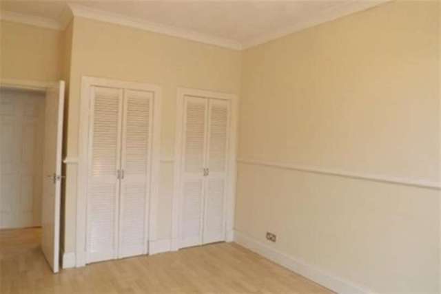  Image of 2 bedroom Flat to rent in Forbes Place Paisley PA1 at Paisley, PA1 1UT