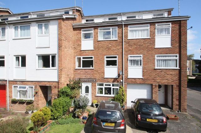  Image of 4 bedroom Terraced house for sale in Ford End Woodford Green IG8 at Ford End  Woodford Green, IG8 0EG