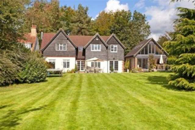  Image of 6 bedroom Detached house to rent in Forest Grange Horsham RH13 at Horsham, RH13 6HX