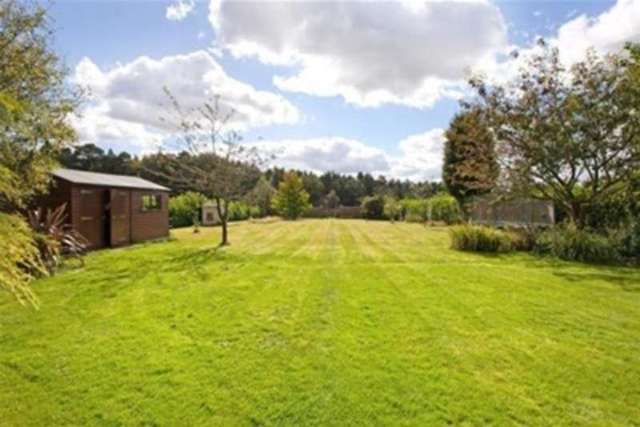  Image of 6 bedroom Detached house to rent in Forest Grange Horsham RH13 at Horsham, RH13 6HX