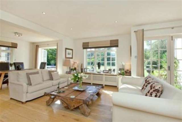  Image of 6 bedroom Detached house to rent in Forest Grange Horsham RH13 at Horsham, RH13 6HX