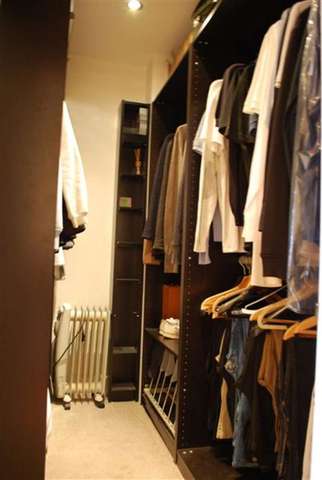  Image of 1 bedroom Apartment for sale in Epping New Road Buckhurst Hill IG9 at Buckhurst Hill, IG9 5TE