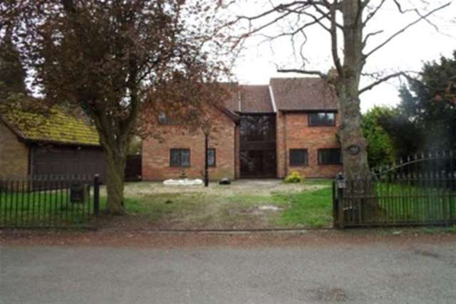  Image of 4 bedroom Detached house to rent in Forest Rise Kirby Muxloe Leicester LE9 at Leicester, LE9 2HQ