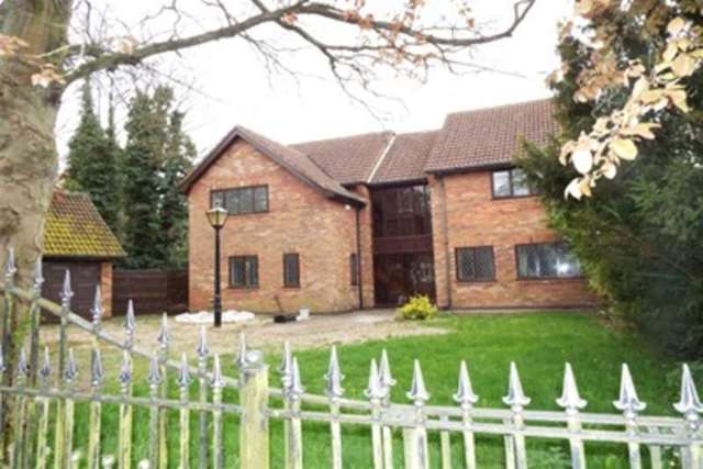  Image of 4 bedroom Detached house to rent in Forest Rise Kirby Muxloe Leicester LE9 at Leicester, LE9 2HQ
