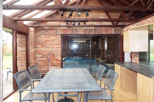  Image of 4 bedroom Detached house to rent in Forest Rise Kirby Muxloe Leicester LE9 at Leicester, LE9 2HQ