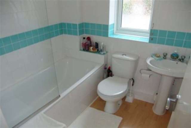  Image of 2 bedroom Property to rent in Forge Close Fleckney Leicester LE8 at Leicester, LE8 8DA