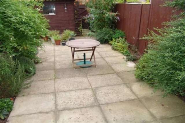  Image of 2 bedroom Property to rent in Forge Close Fleckney Leicester LE8 at Leicester, LE8 8DA
