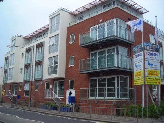  Image of 2 bedroom Flat for sale in Honiton Road Southend-on-Sea SS1 at 1 Honiton Road  Southend, SS1 2RT