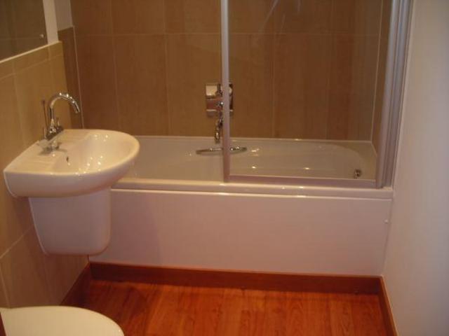  Image of 2 bedroom Flat for sale in Honiton Road Southend-on-Sea SS1 at 1 Honiton Road  Southend, SS1 2RT